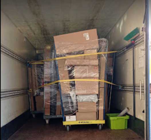 Transportsicherung durch Spanngurte für einen sicheren Umzug